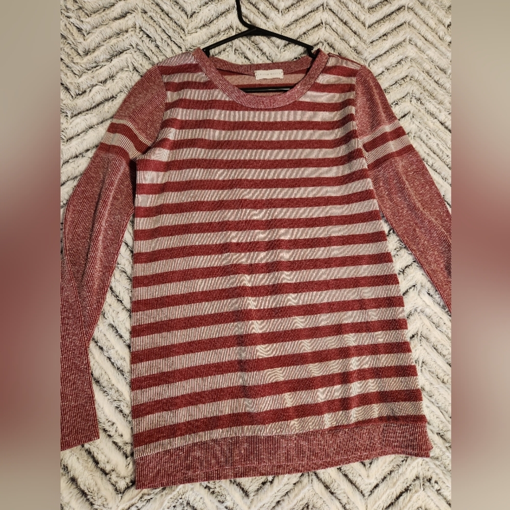 Cute maroon shirt
